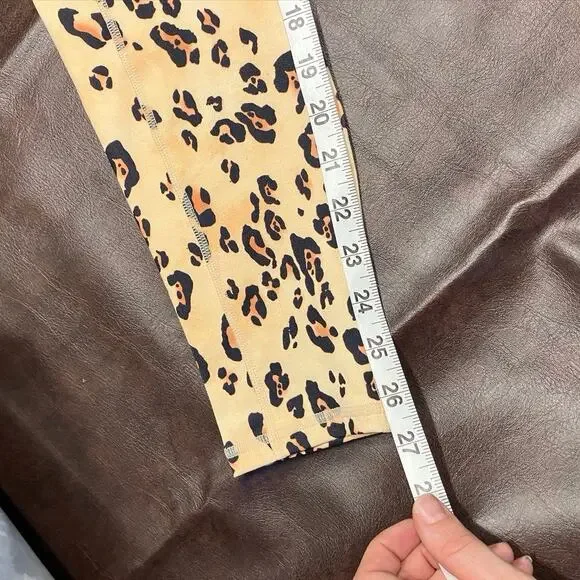 Fabletics Pump Two Piece Set Desert Leopard Womens Small New Active Athleisure - Picture 16 of 16